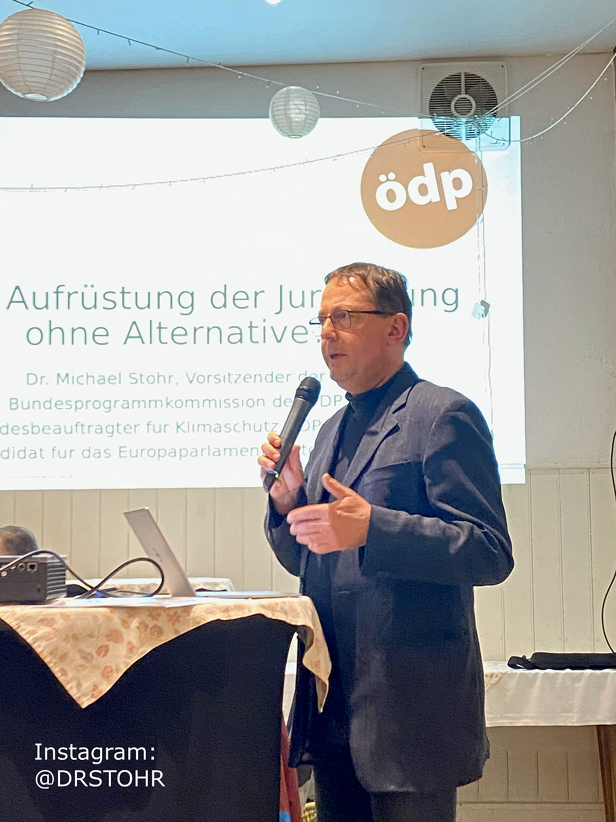 Dr. Michael Stöhr bei einem Vortrag in Nürnberg-Kornburg / Foto: Stephan Mitesser