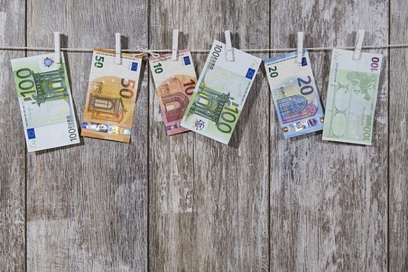 Geld auf der Wäscheleine Geld auf der Wäscheleine