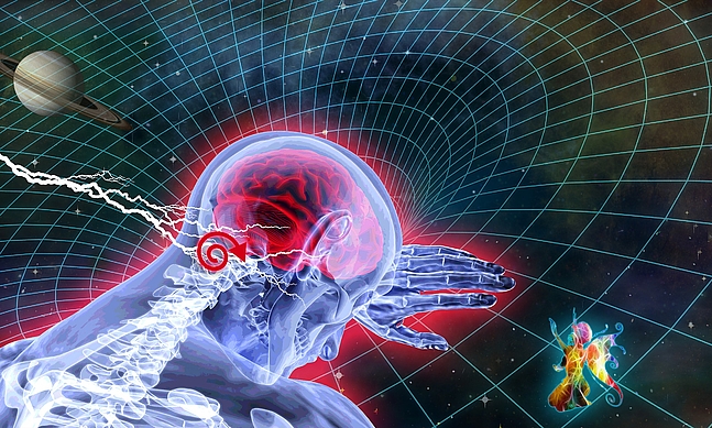 Symbolbild zeigt menschlichen Kopf mit Weltraummatrix und elektrischen Impulsen ins Gehirn 