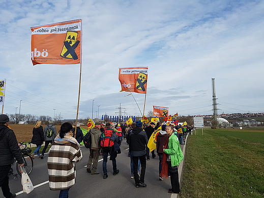 ÖDP Mitglieder protestieren gegen AKW Neckarwestheim