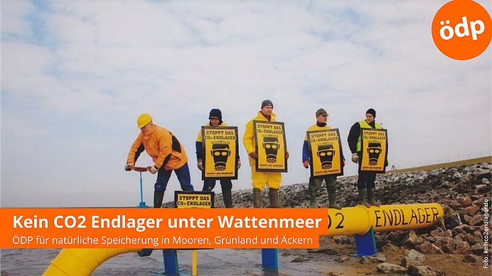 Mitglieder der Bürgerinitiative protestieren am Wattenmeer gegen geplante CO2 Speicherung