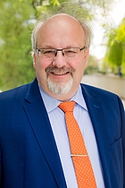 Dr. Claudius Moseler