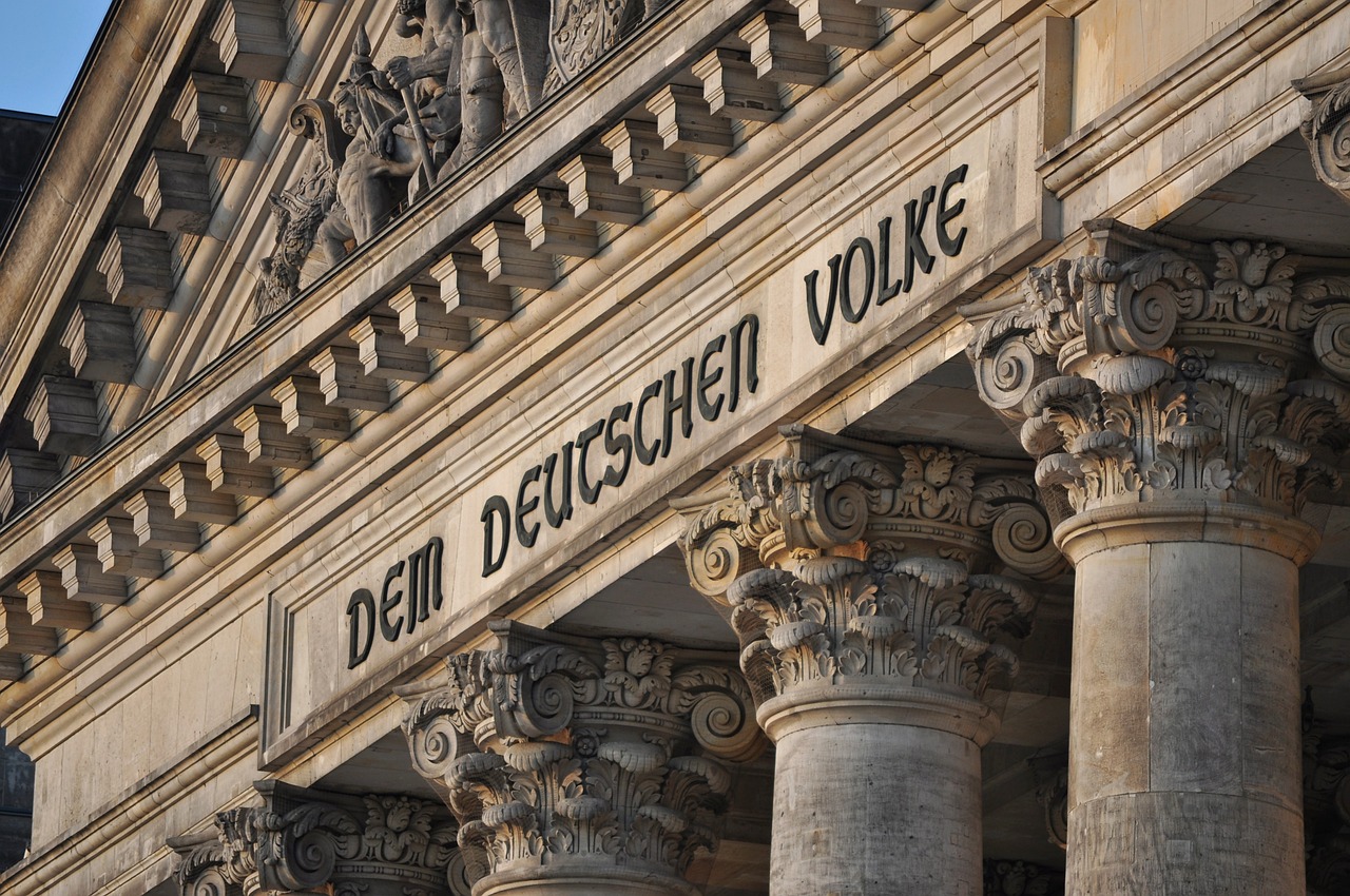 Deutscher Bundestag – Dem deutschen Volke -- pixabay.com/ Kamyq